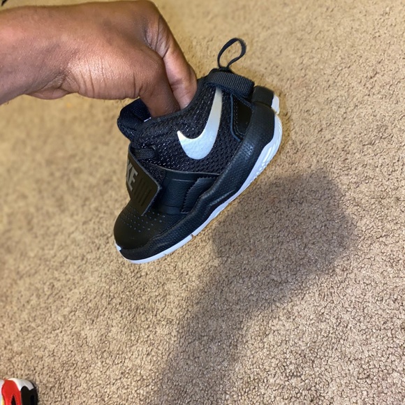 Toddlers Shoes - Picture 3 of 4